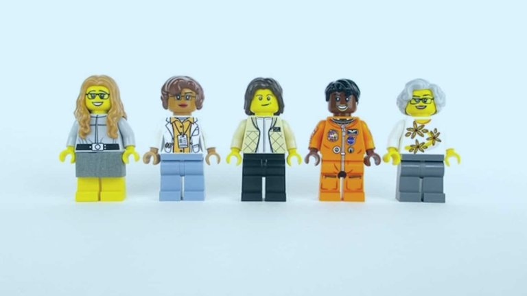 Five Female Space Pioneers Are Being Immortalized as Lego Figures