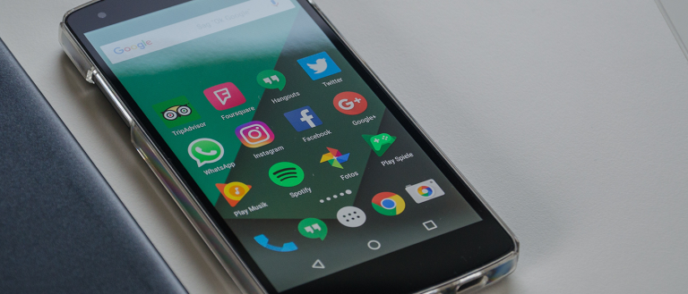 Google’s Next Smartphone Screens Might Be Curved