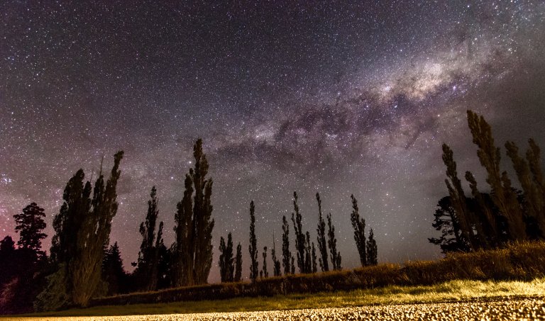Carl Sagan on How Humanity Would Transform if Aliens Contacted Earth