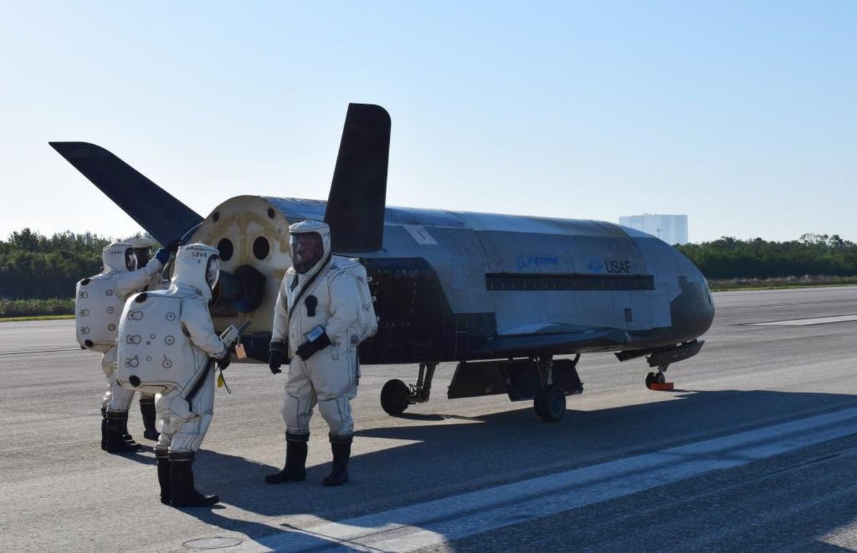 SpaceX Secures U.S. Air Force Contract for the World's Most Mysterious ...