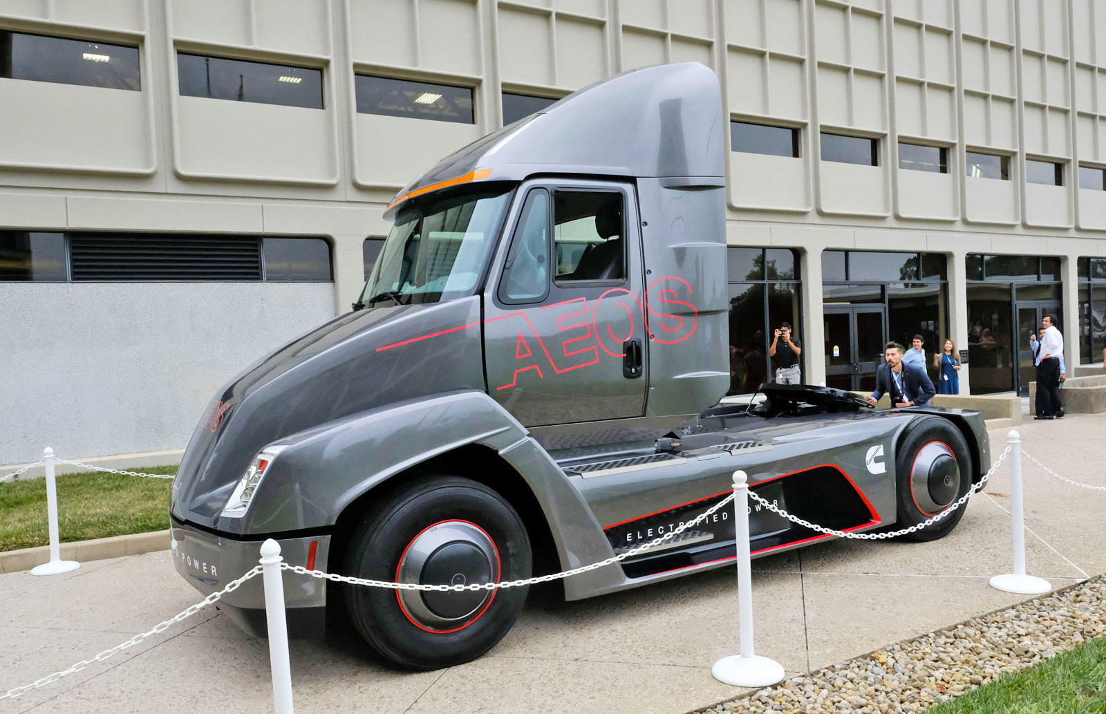cummins electric semi truck electric vehicles aeos