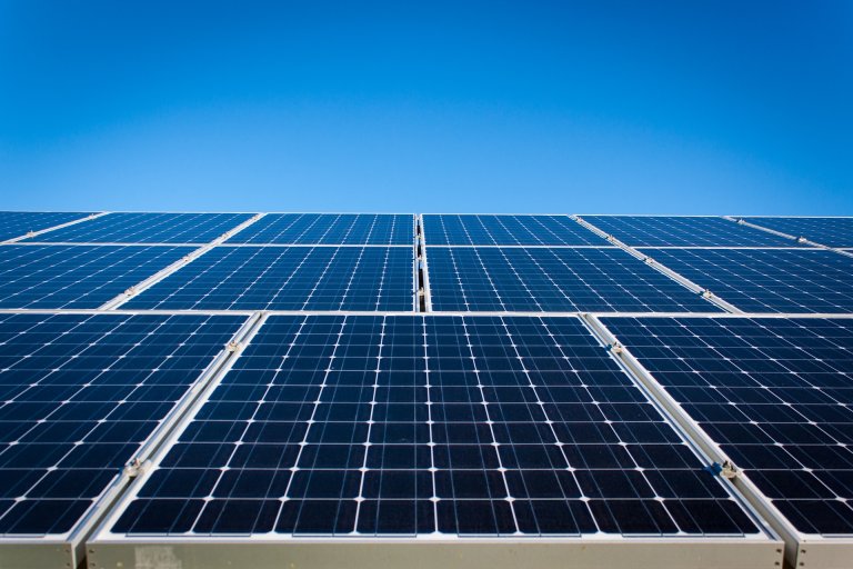 Nanotechnology Gives Green Energy a Green Color