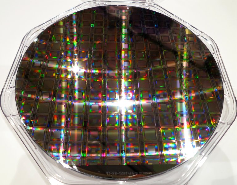A New Computer Chip Can Store Quantum Information in the Form of Light