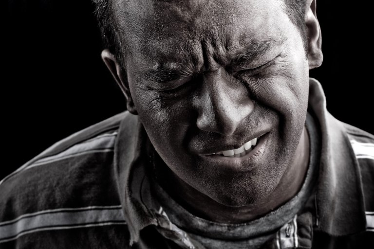 self-reported pain scores pain level algorithm facial expression analysis