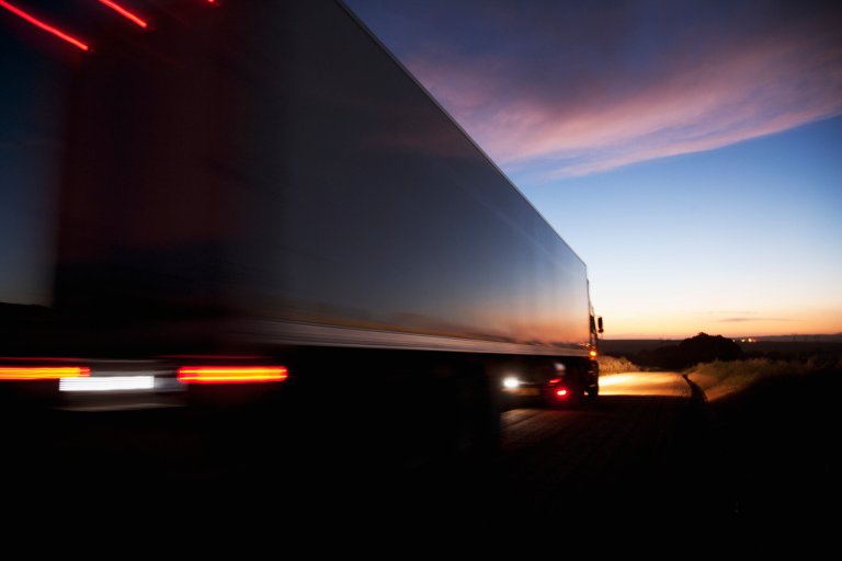 Elon Musk Just Set an Official Launch Date For Tesla’s Electric Semi