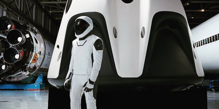 Take a Look at SpaceX’s Ultra-Sleek New Spacesuit and Crew Dragon Spacecraft