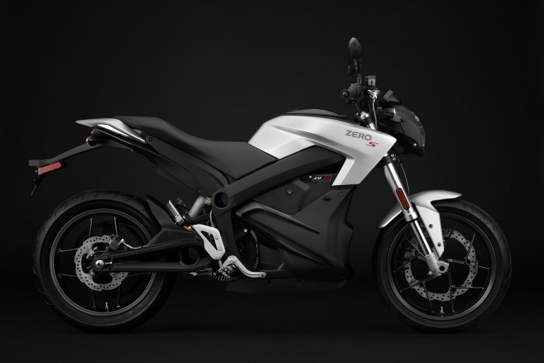 A New Electric Motorcycle Can Go Over 200 Miles and Charges in Under an Hour