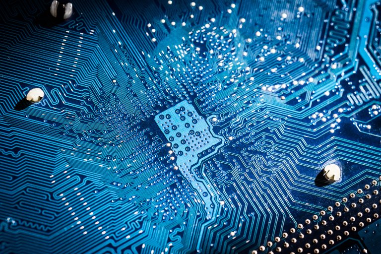 A New Discovery Breaks the Boundaries of Moore’s Law