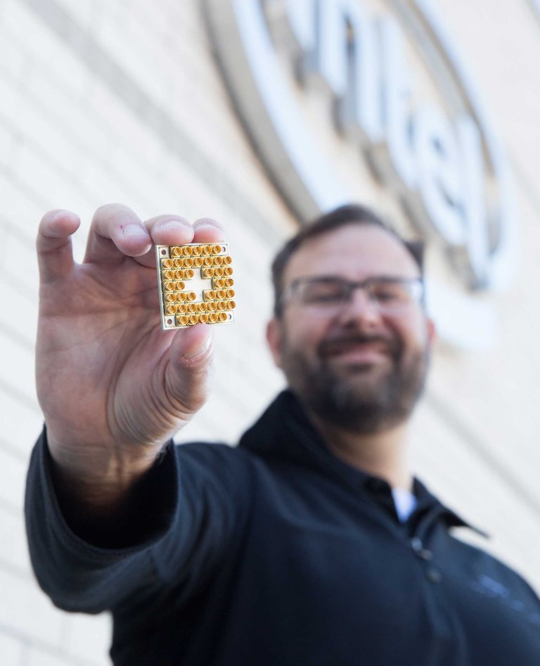 Intel Has Successfully Fabricated a 17-Qubit Superconducting Chip