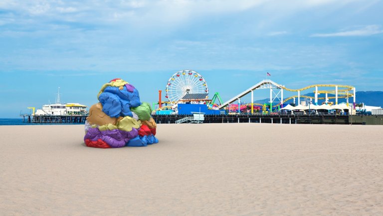 A New Snapchat Project Transports Massive Sculptures Worldwide