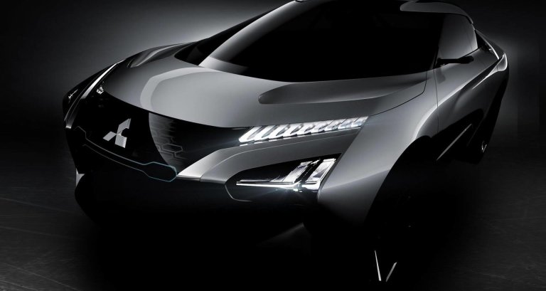 Mitsubishi’s New Vehicle Warning Signals Are Projected Onto the Road