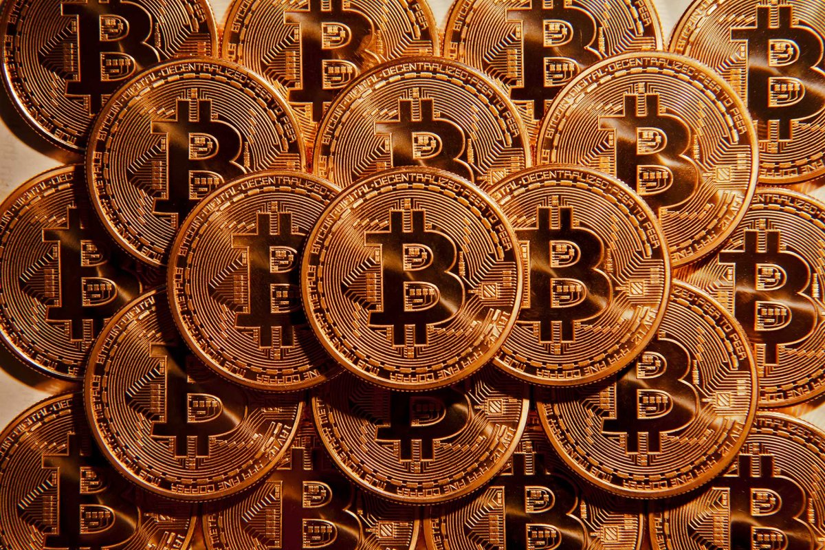 Goldman Sachs: Bitcoin Will Consolidate at $8,000 Before Rising Even More