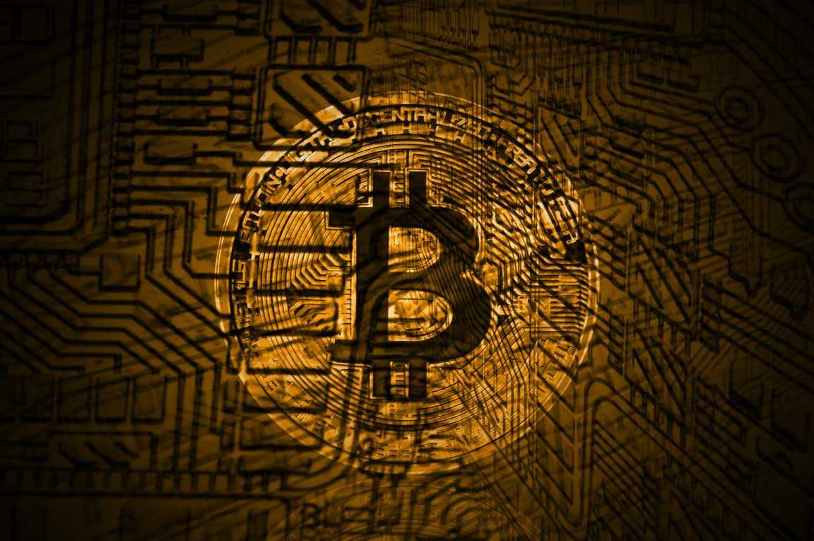 bitcoin cryptocurrency jamie dimon blockchain