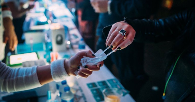 Finding Dates via DNA Is Scientifically Questionable — and Overall a Bad Idea