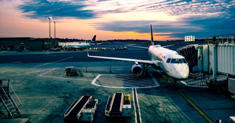 This Bot Wants To Pay People When Their Flights Get Cheaper