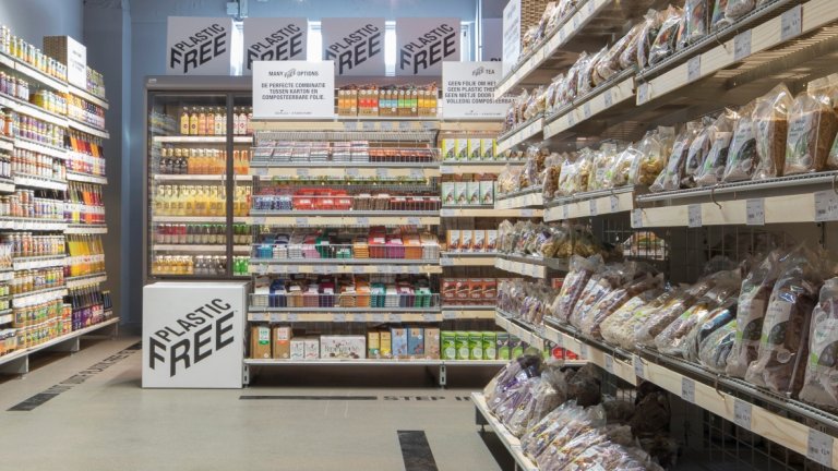Biofilm Replaces Plastic Packaging in this Dutch Supermarket Aisle