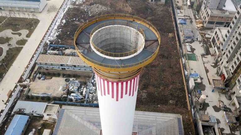 China Now Has a Giant, Smog-Sucking Chimney