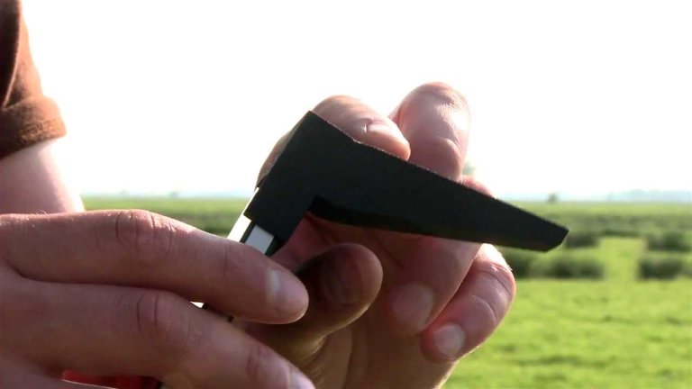 A Clever Smartphone Attachment Will Show if Water Is Contaminated