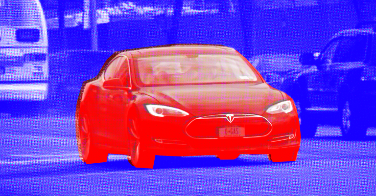 Tesla Crash Shows Drivers Are Confused By “Autonomous” vs. “Autopilot”