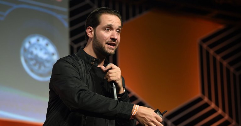 Reddit cofounder Alexis Ohanian thinks that Elon Musk's dire warnings about AI's dark future are ridiculous. But he has his own warnings about AI.