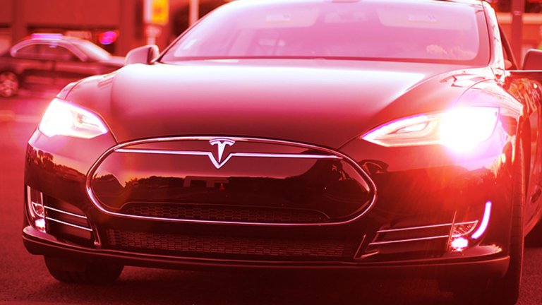Elon Musk, the CEO of electric car maker Tesla, said that he expects the company's vehicles to be capable of fully autonomous driving by the end of 2019.