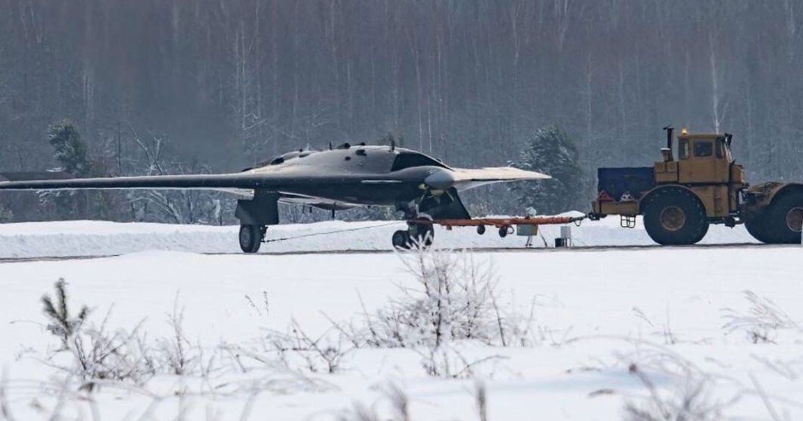 New images surfaced on Russian social media of what appears to be Russia's "Okhotnik" heavy strike drone seen at an unidentified runway.