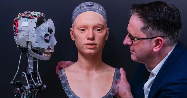 A team of UK scientists are building a robot called Ai-Da that can sketch and draw the way she sees the world around her.