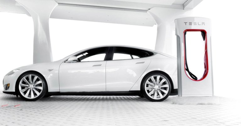 Elon Musk's electric car maker Tesla has purchased Maxwell, a battery and ultracapacitor company, in a reported $200 million deal.