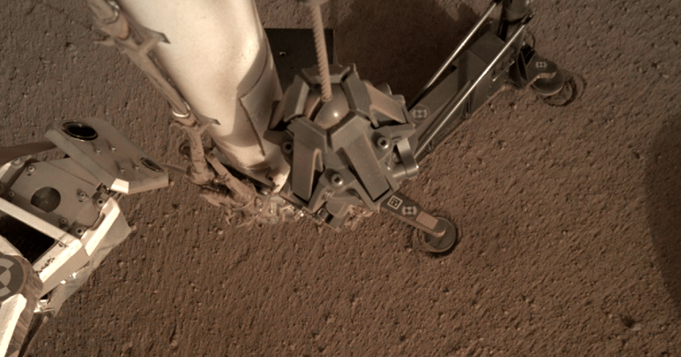 NASA’s InSight Mars Rover Runs Into Trouble Digging a Hole