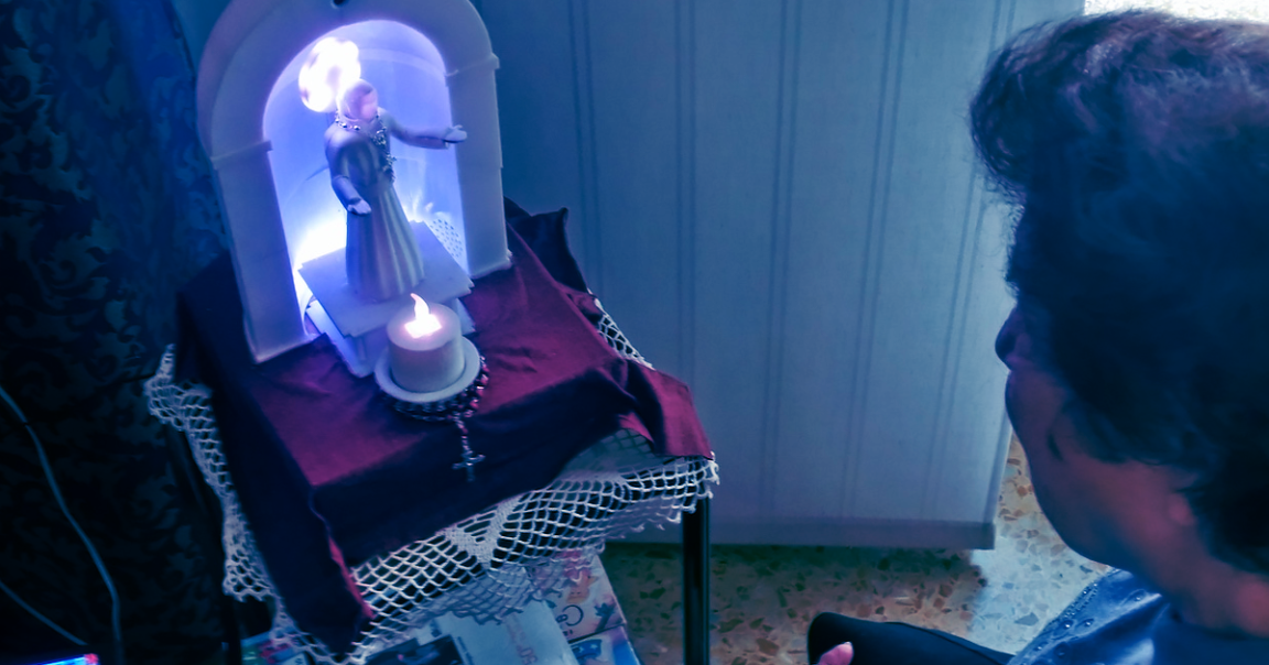 A small robotic idol can listen to people's troubles and recite relevant passages from religious texts. Its creator says it could keep the elderly company.
