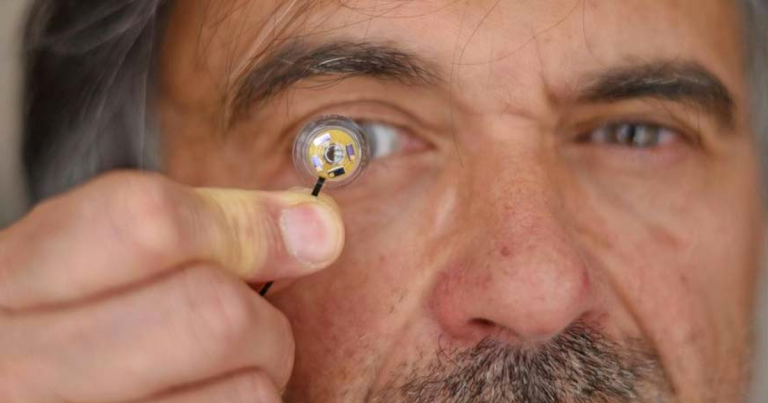 DARPA: This Smart Contact Lens Could Give Soldiers Superpowers