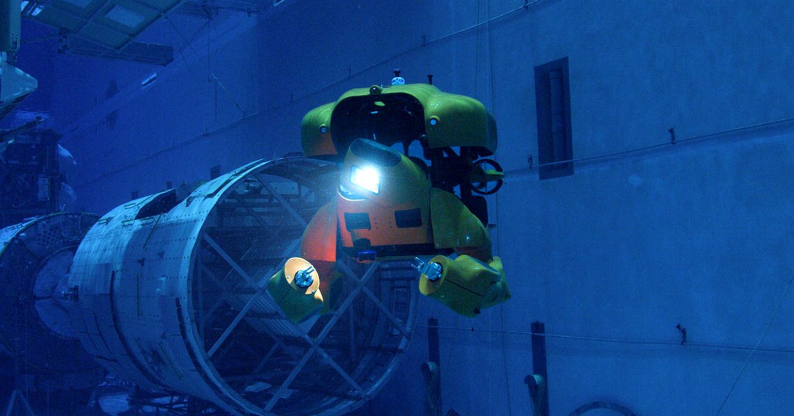 A new deep-sea robot called Aquanaut can "transform" between being an autonomous submarine and a mermaid-like humanoid robot.