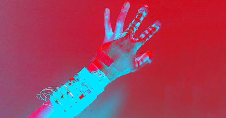 A new smart glove makes VR more immersive by making the virtual objects people touch feel as though they're really there.