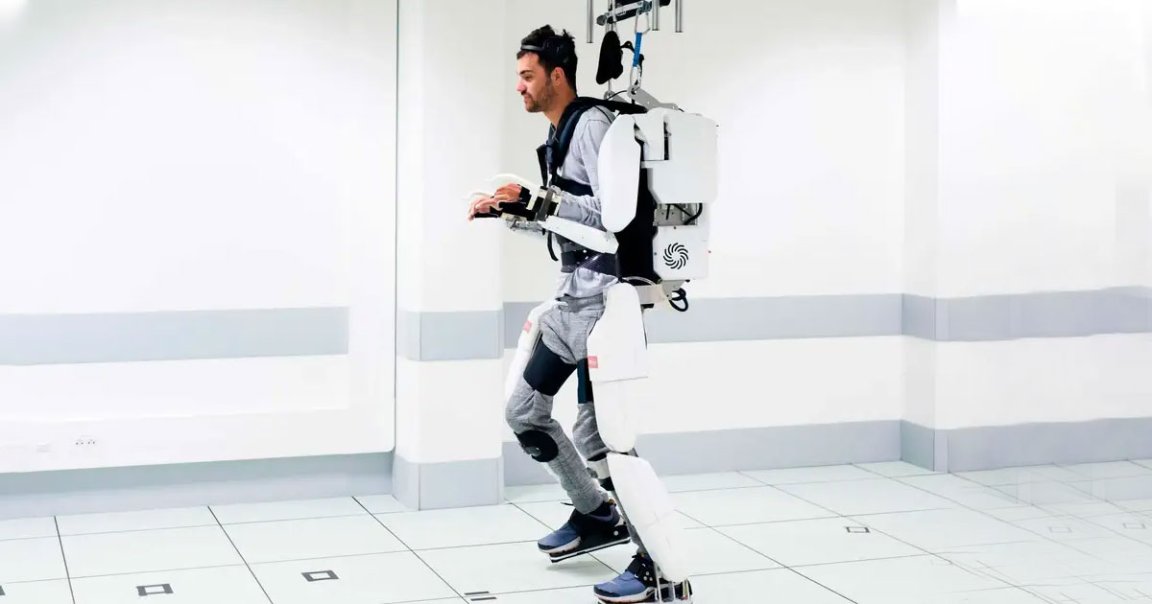 A French man was able to regain control over all four of his paralyzed limbs again thanks to a mind-controlled exoskeleton suit, the BBC reports.