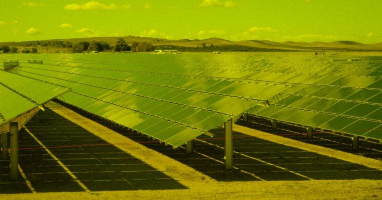 Tesla CEO Elon Musk has resurfaced his idea to turn 10,000 square miles in the U.S. desert into a solar farm that can power the entire nation.