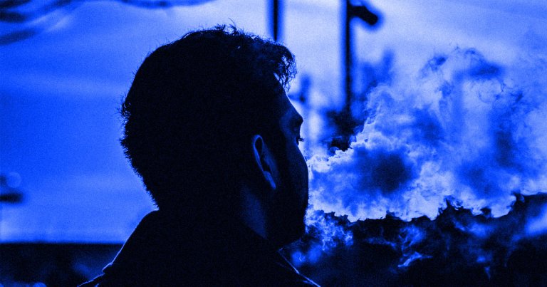 Experts: Vaping Could Make Coronavirus Infection More Severe