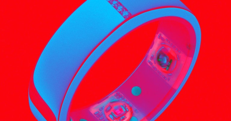 Doctors are using data from a wearable to train an AI algorithm that can tell when someone's sick with COVID-19 even before noticeable symptoms start.