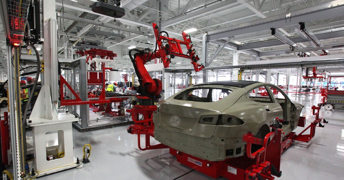 In two emails sent to all US-based employees, Tesla outlined their plans to get production back on track. 30 percent of the regular workforce will return.