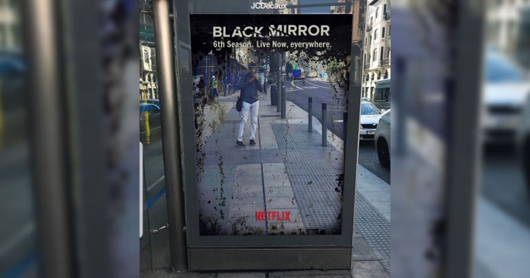 Creative school Brother created a fake advertisement for Netflix show "Black Mirror" that in reality is just an actual mirror fixed to a bus canopy.
