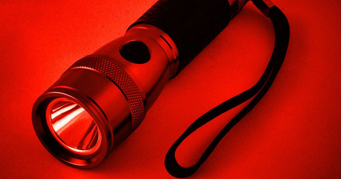 Researchers say they have found that exposing the human eye at deep red light for three minutes a day could improve declining eyesight.