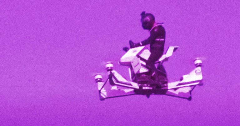 A video of a Dubai policeman crashing a Russian-built hoverbike from an altitude of about 100 feet is going viral on social media.
