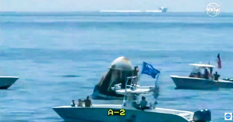 After two NASA astronauts splashed down in the Gulf of Mexico yesterday afternoon, more than a dozen private boats came up right to the capsule.