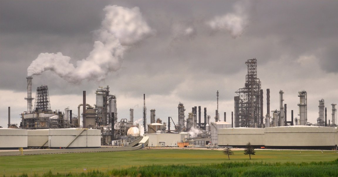 According to internal documents obtained by Bloomberg, America's largest oil and gas corporation Exxon Mobil has been planning to increase annual emissions.