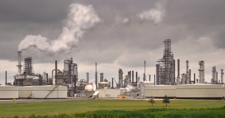 According to internal documents obtained by Bloomberg, America's largest oil and gas corporation Exxon Mobil has been planning to increase annual emissions.