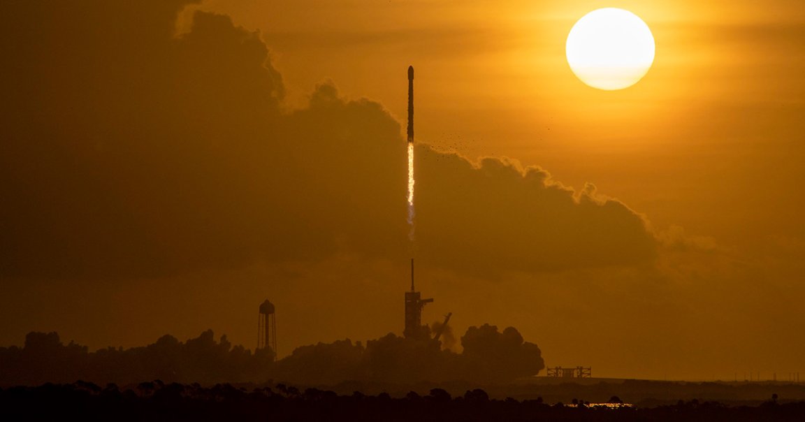 SpaceX just partnered with the U.S. military to build a rocket that could ship weapons anywhere in the world in one hour.