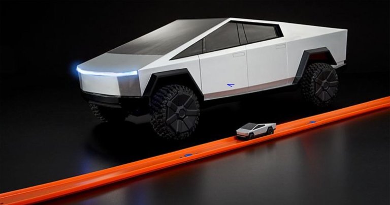 Mattel has just announced its delaying the delivery of its Hot Wheels remote-controlled Cybertrucks, as Bloomberg reports.