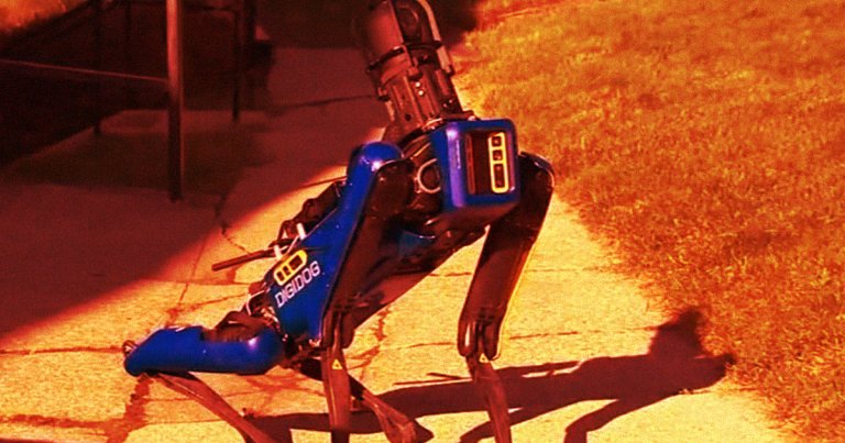 A new video going viral on Twitter shows a robot police dog being deployed by the New York City police department.
