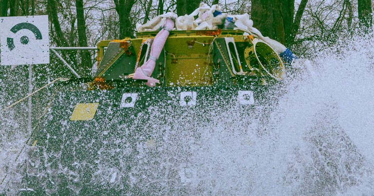 NASA just dropped a 14,000 pound model of its Orion spacecraft into a big pool to make sure that it would hold up during a splashdown.