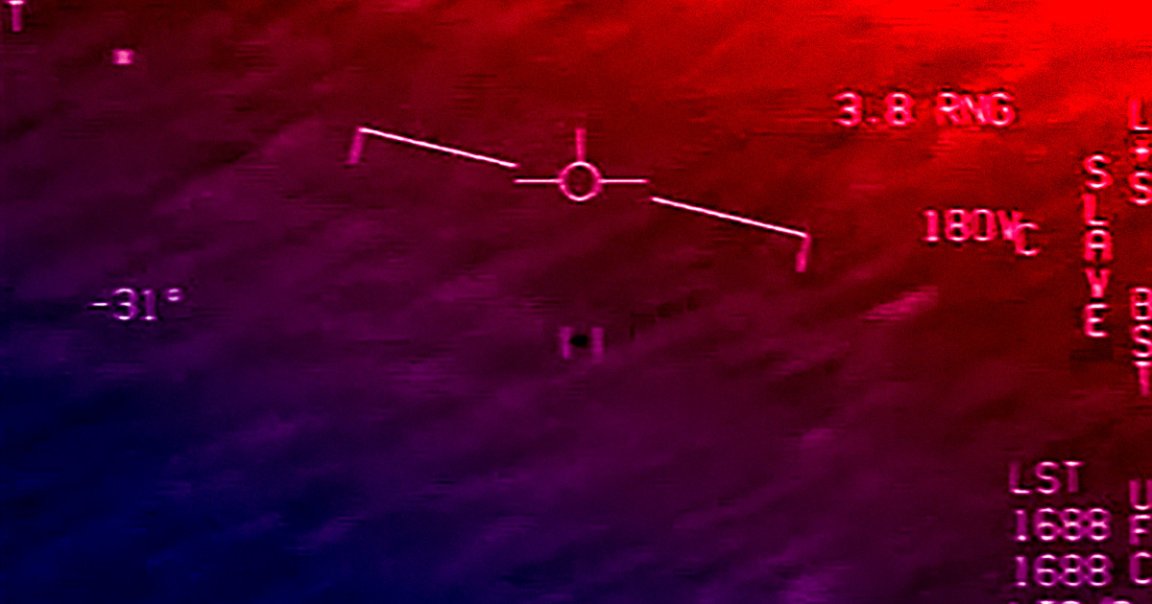 In a recent televised interview with CNN, Retired US Navy Chief Master-at-Arms Sean Cahill expanded on a strange sighting he made in 2004.