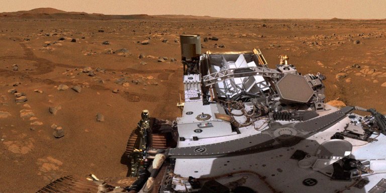 NASA's Perseverance Mars rover took a stunning 360-degree panorama of its surroundings while parked at the "Van Zyl Overlook" in the Jezero Crater.